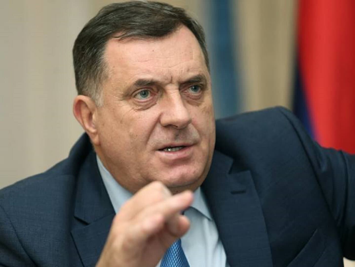 Dodik blefira! Sužava mu se manevarski prostor - slika 1